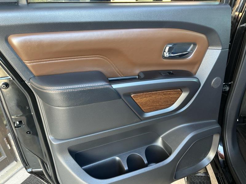 Nissan Titan XD Platinum Reserve 4WD Diesel 2016