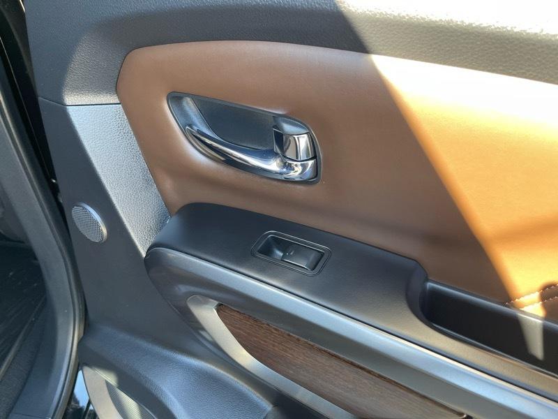 Nissan Titan XD Platinum Reserve 4WD Diesel 2016