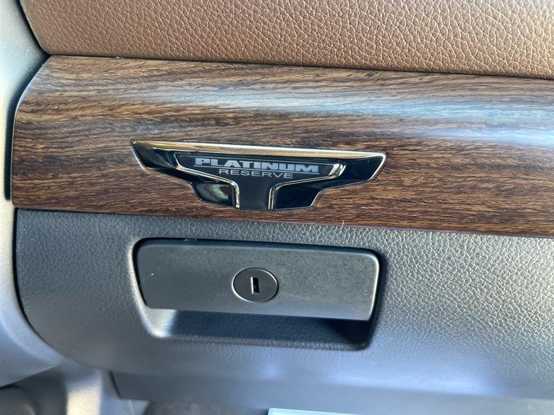 Nissan Titan XD Platinum Reserve 4WD Diesel 2016