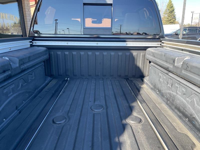 Nissan Titan XD Platinum Reserve 4WD Diesel 2016