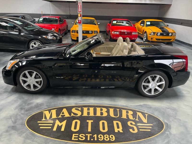 Cadillac XLR Convertible 2004