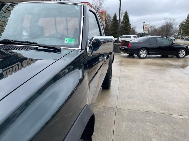 Nissan Pickup XE King Cab 4WD 1994