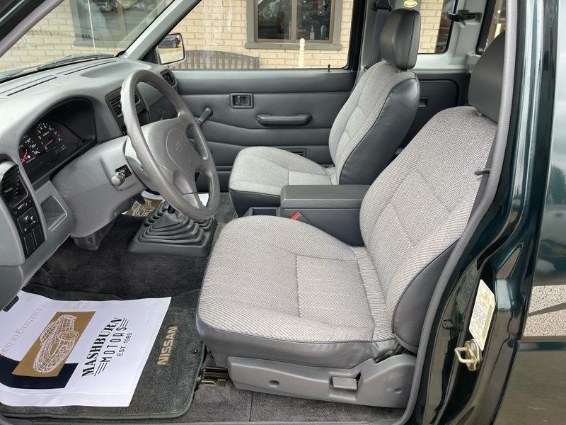 Nissan Pickup XE King Cab 4WD 1994