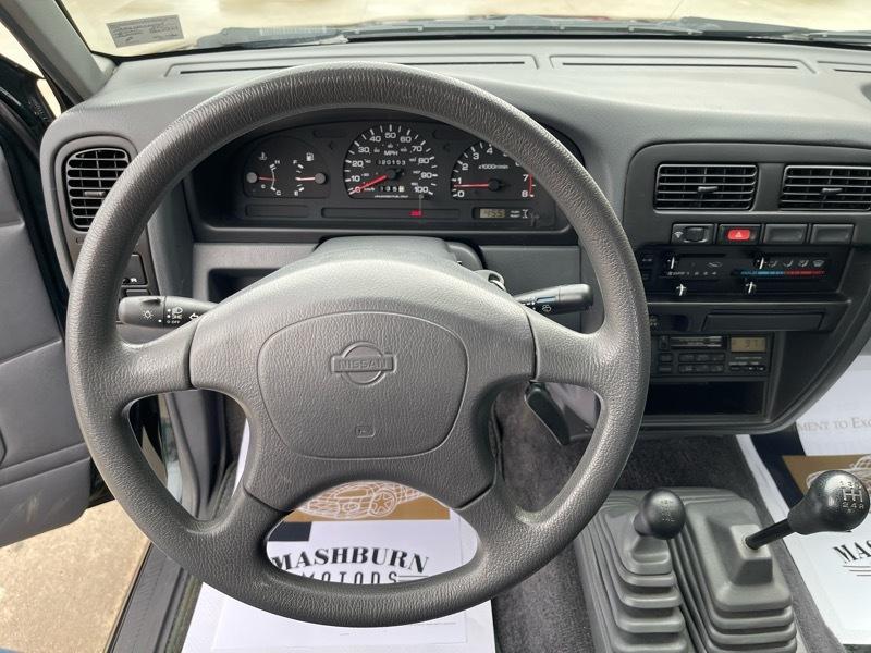 Nissan Pickup XE King Cab 4WD 1994