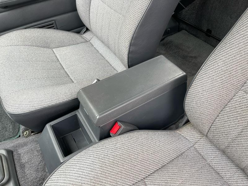 Nissan Pickup XE King Cab 4WD 1994