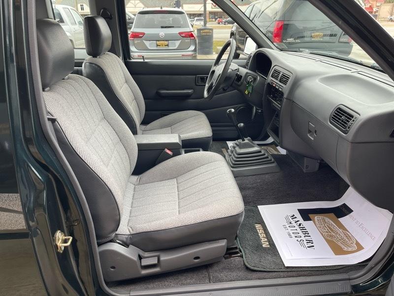 Nissan Pickup XE King Cab 4WD 1994