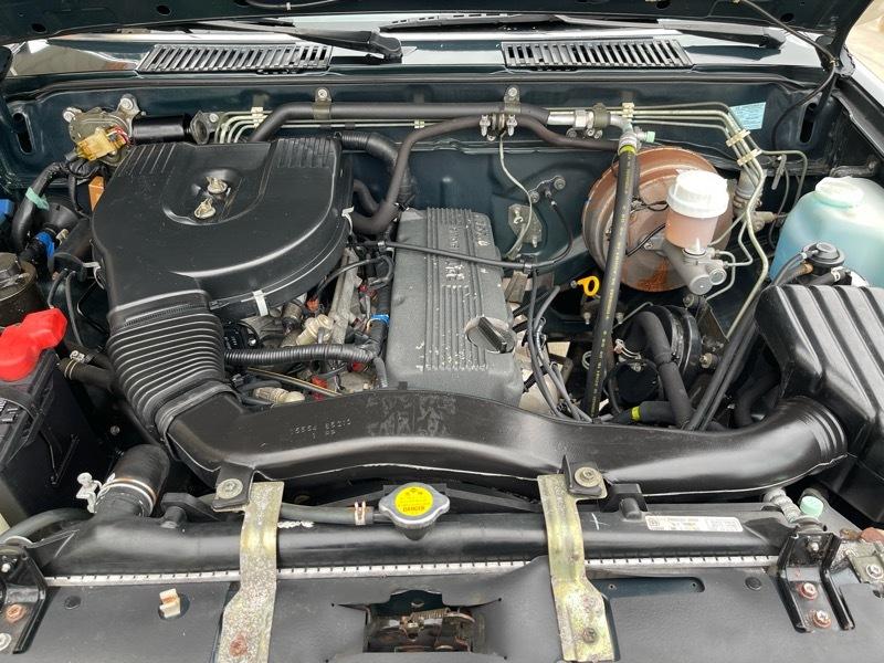 Nissan Pickup XE King Cab 4WD 1994