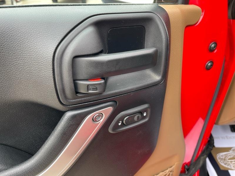 Jeep Wrangler Sahara 4WD 2015