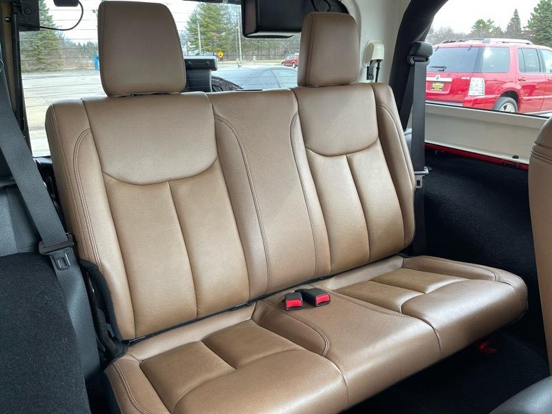 Jeep Wrangler Sahara 4WD 2015