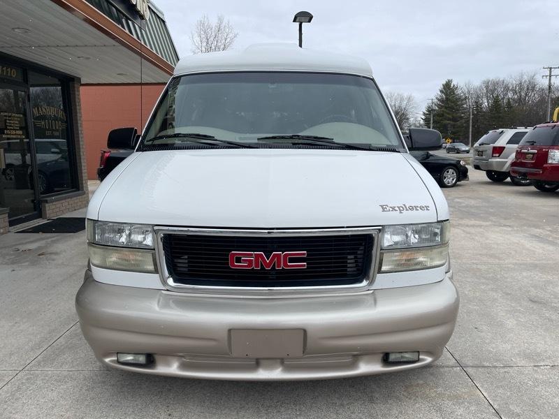 GMC Safari  2004