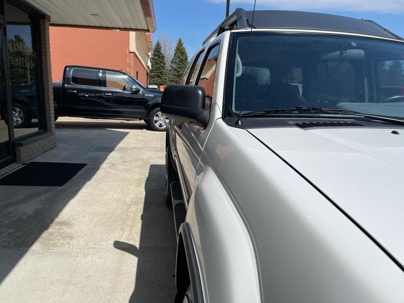 Nissan Xterra SE 4WD 2001