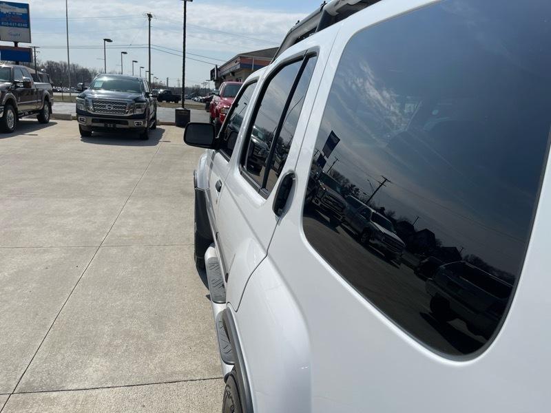 Nissan Xterra SE 4WD 2001