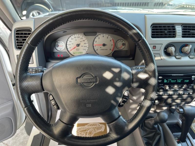 Nissan Xterra SE 4WD 2001