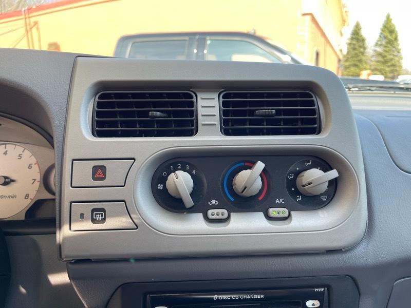 Nissan Xterra SE 4WD 2001