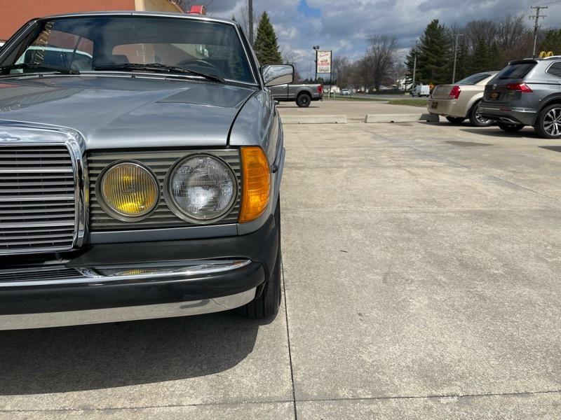 Mercedes-Benz 300 CDT 1984