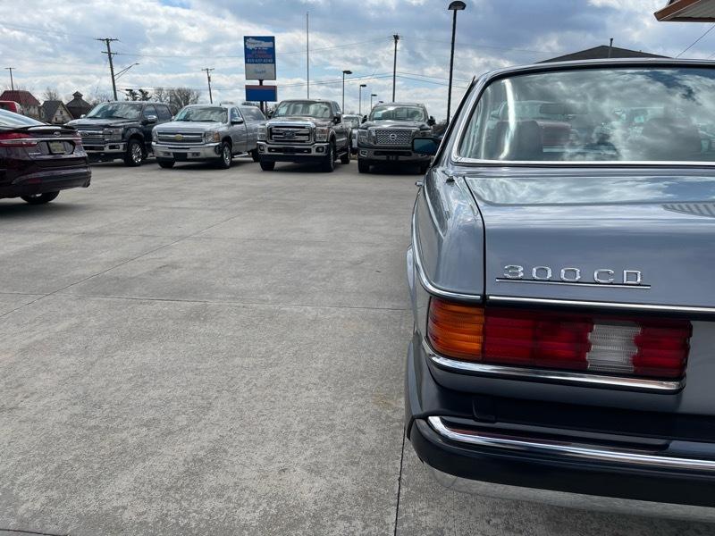 Mercedes-Benz 300 CDT 1984