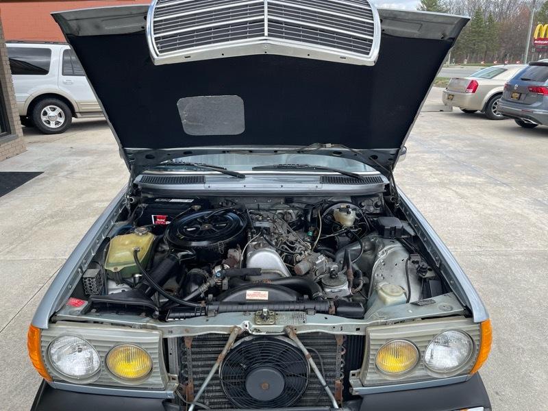 Mercedes-Benz 300 CDT 1984