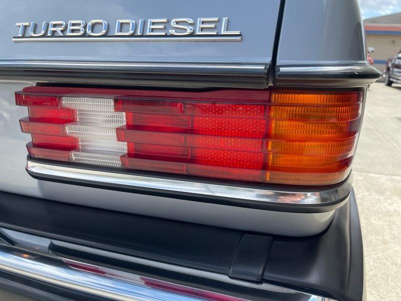 Mercedes-Benz 300 CDT 1984