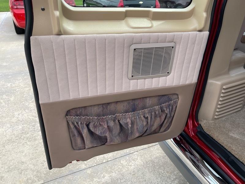 Ford Econoline E150 1999