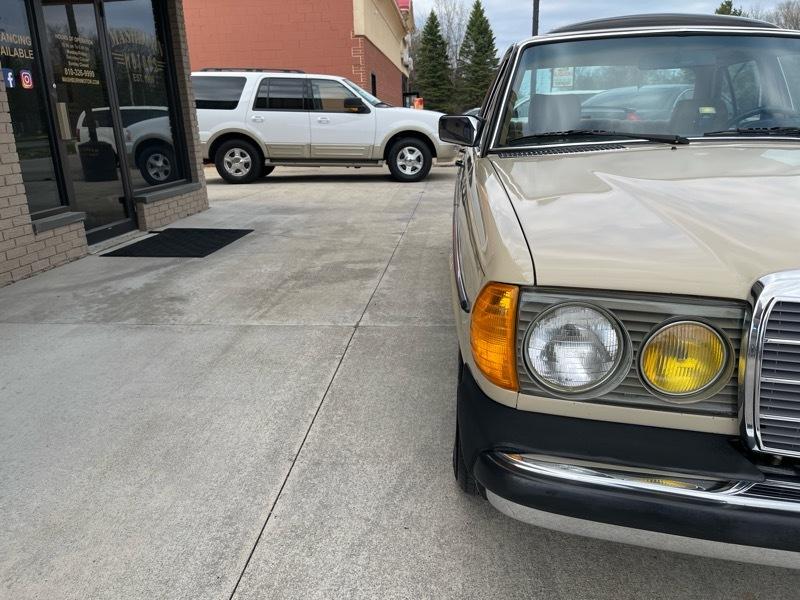 Mercedes-Benz 300 DT 1982