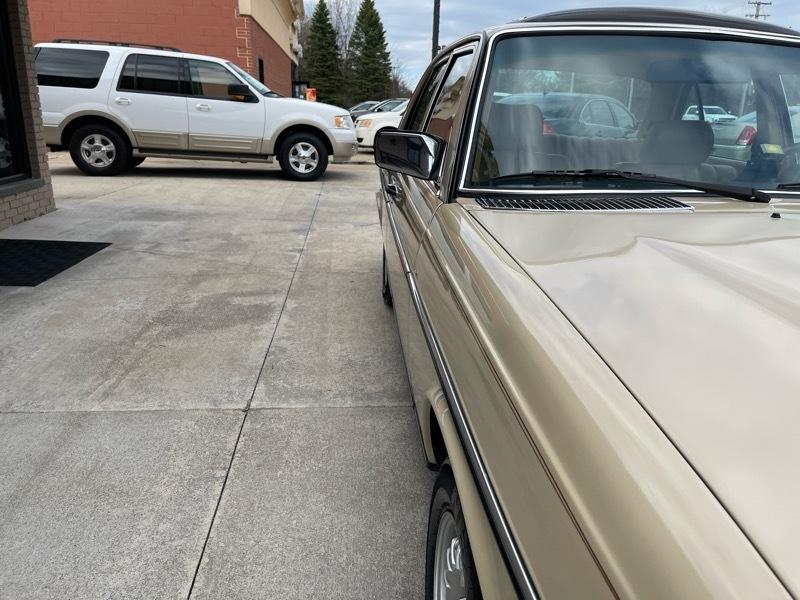 Mercedes-Benz 300 DT 1982