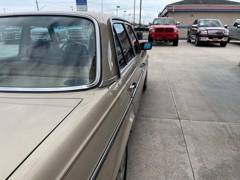 Mercedes-Benz 300 DT 1982