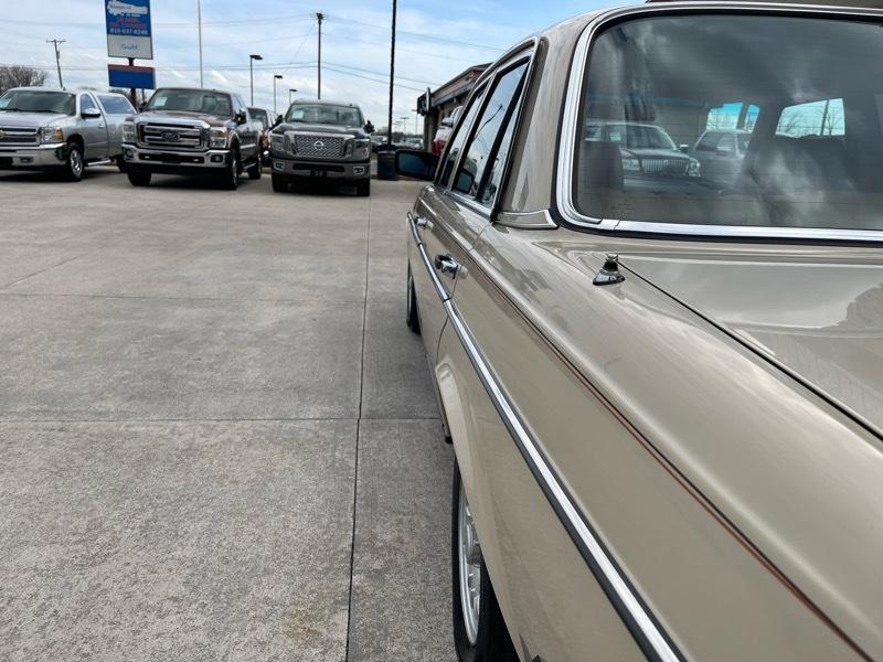 Mercedes-Benz 300 DT 1982