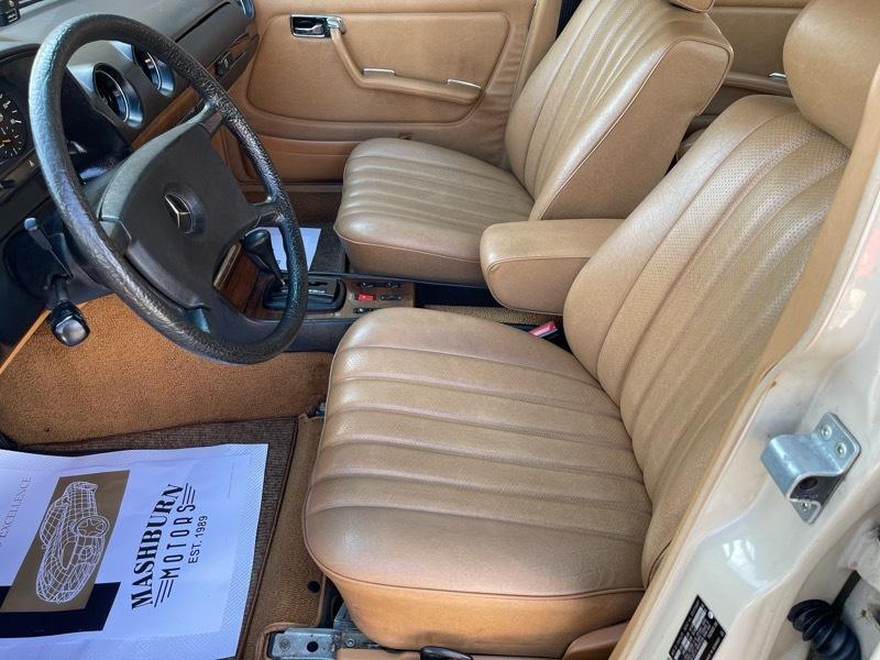 Mercedes-Benz 300 DT 1982