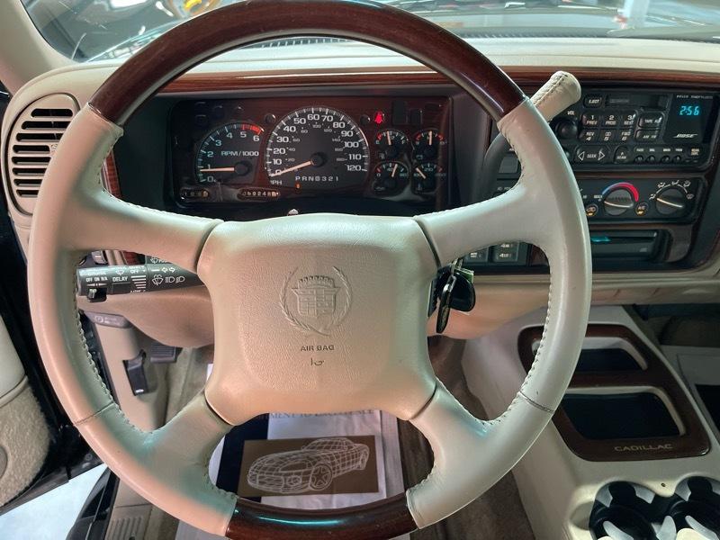 Cadillac Escalade 4WD 1999