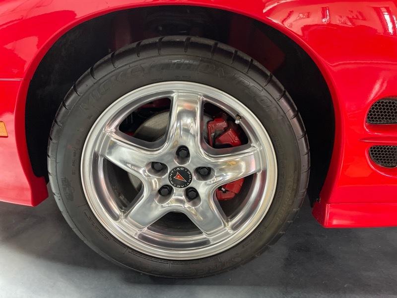 Pontiac Firebird Trans Am 2D Coupe 2000