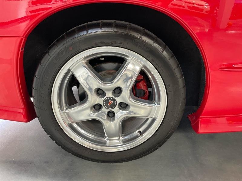 Pontiac Firebird Trans Am 2D Coupe 2000