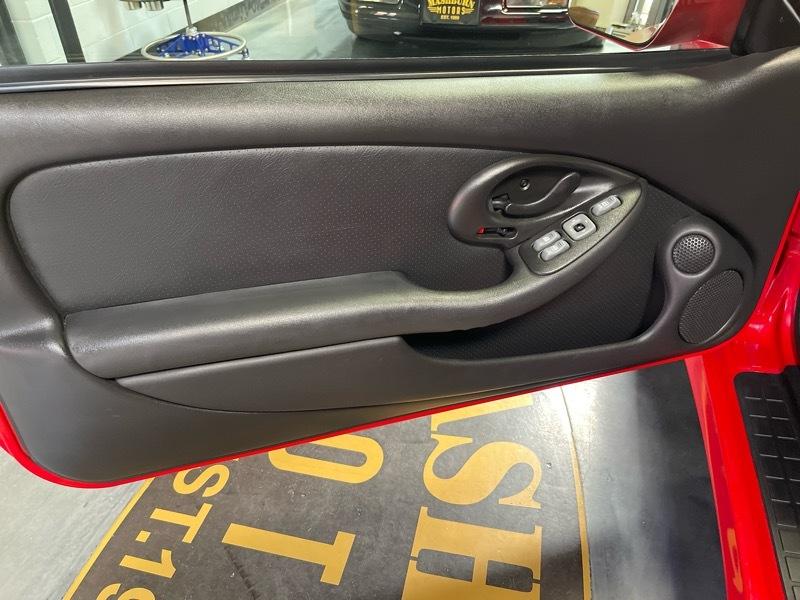 Pontiac Firebird Trans Am 2D Coupe 2000