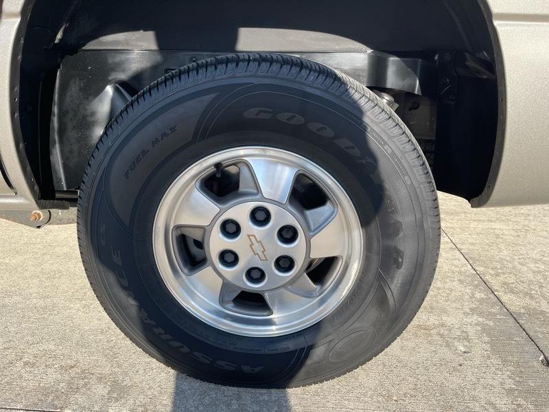 Chevrolet Tahoe 2WD 4dr LS 2000