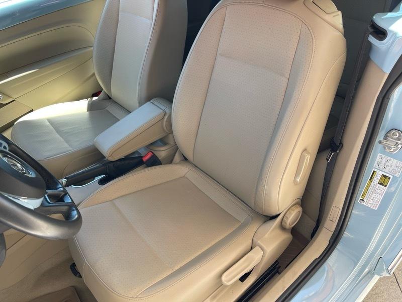 Volkswagen Beetle 1.8T PZEV Convertible 2015