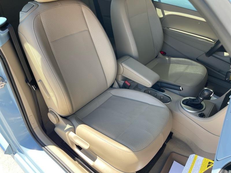 Volkswagen Beetle 1.8T PZEV Convertible 2015