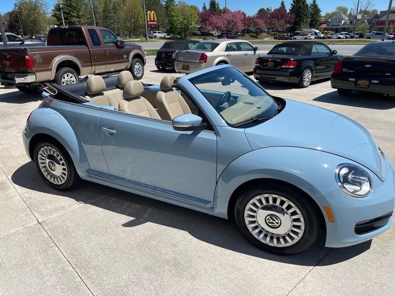 Volkswagen Beetle 1.8T PZEV Convertible 2015