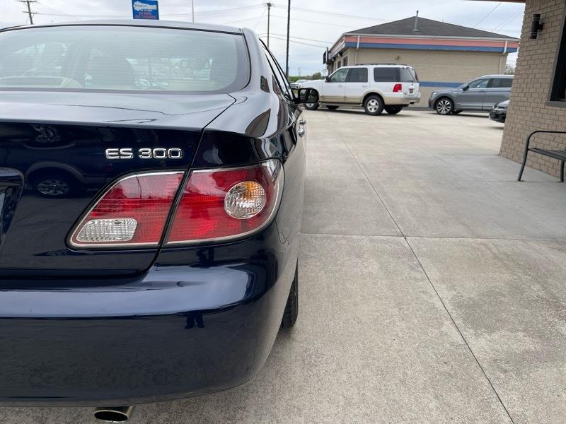 Lexus ES 300 Sedan 2002