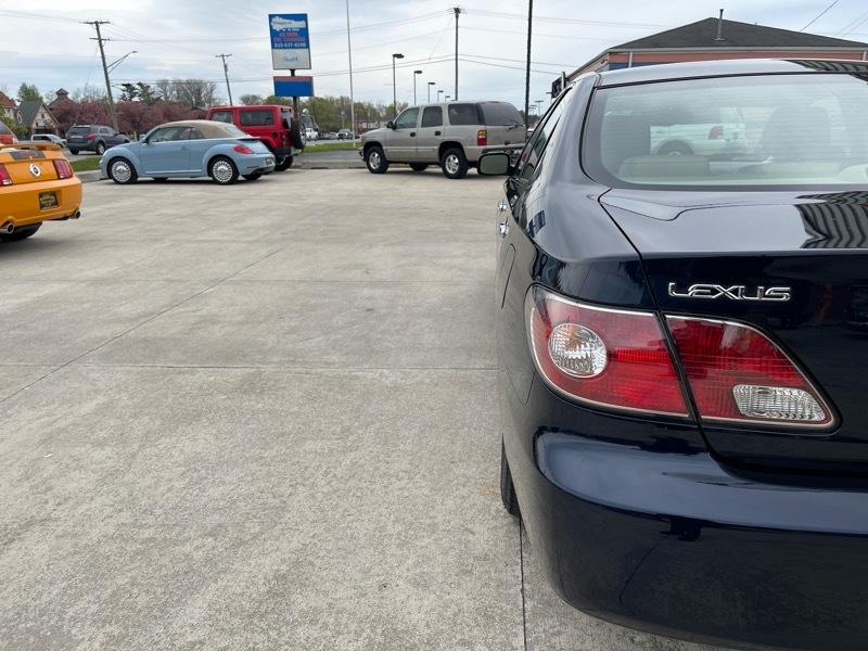 Lexus ES 300 Sedan 2002