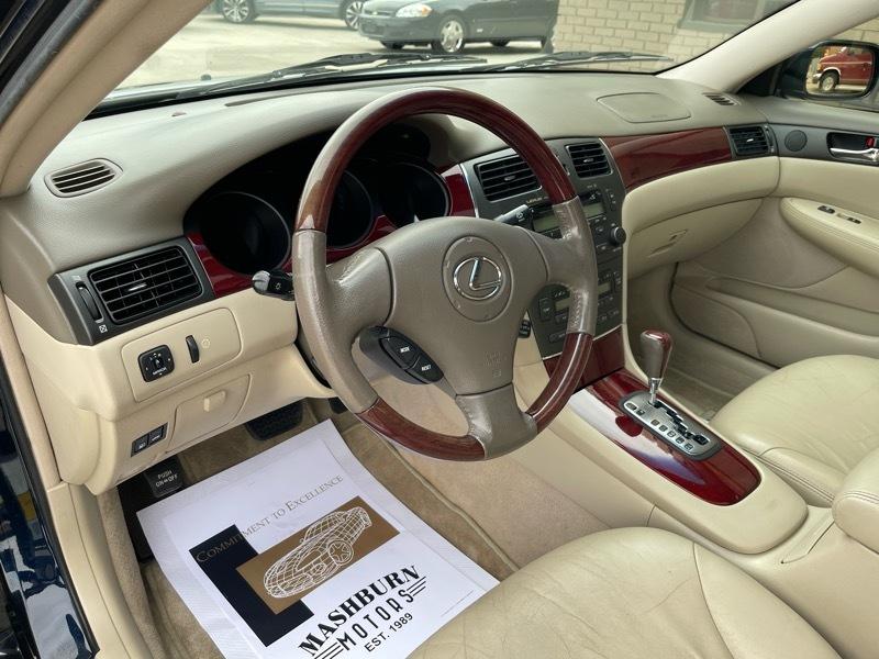 Lexus ES 300 Sedan 2002