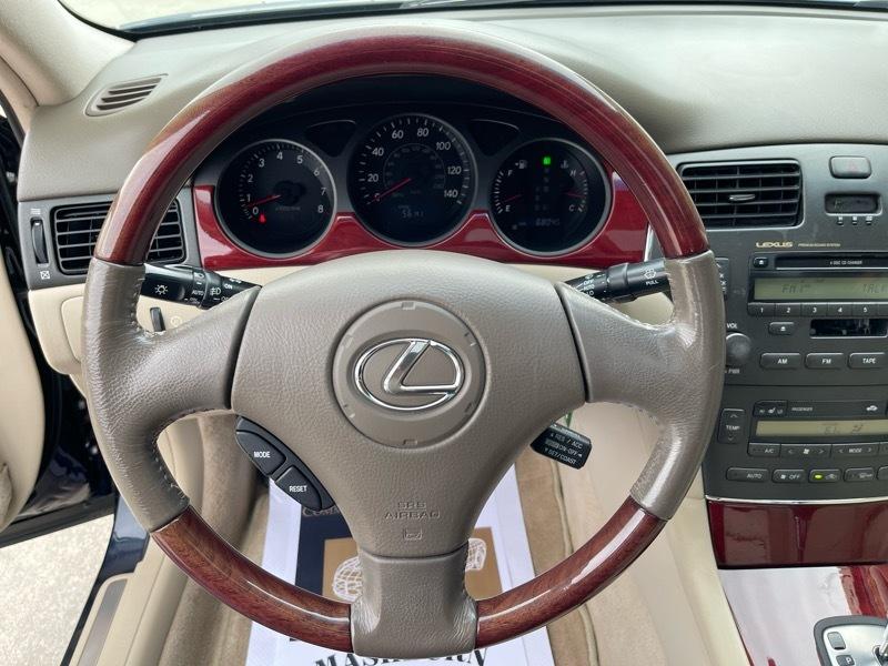 Lexus ES 300 Sedan 2002