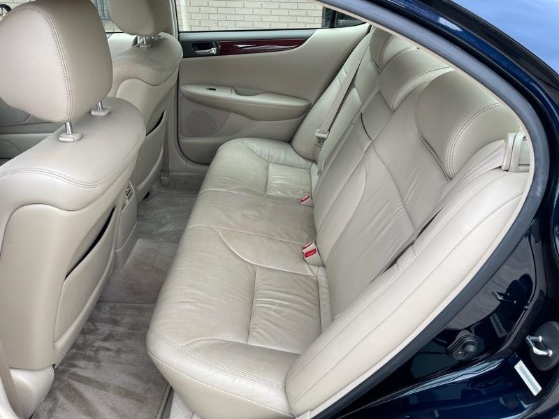 Lexus ES 300 Sedan 2002