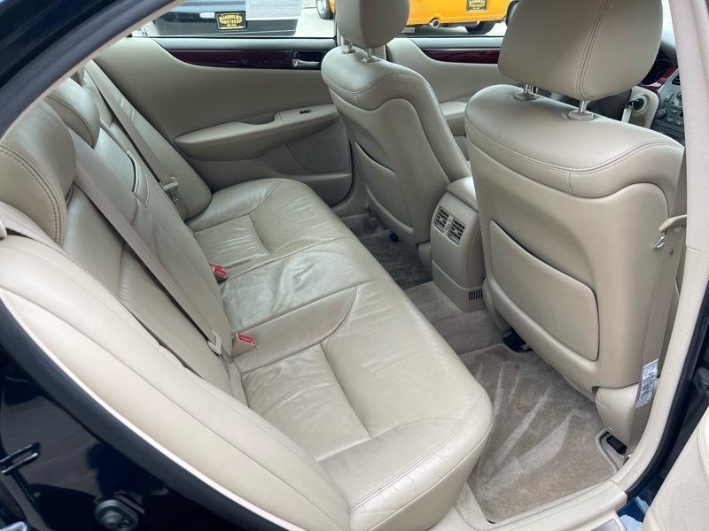 Lexus ES 300 Sedan 2002