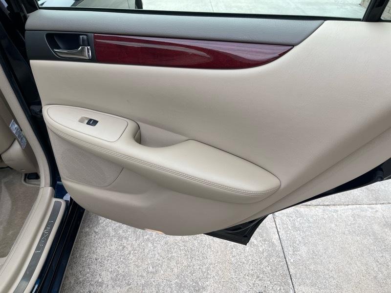 Lexus ES 300 Sedan 2002