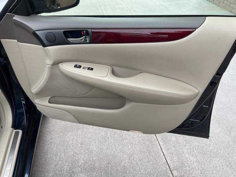 Lexus ES 300 Sedan 2002