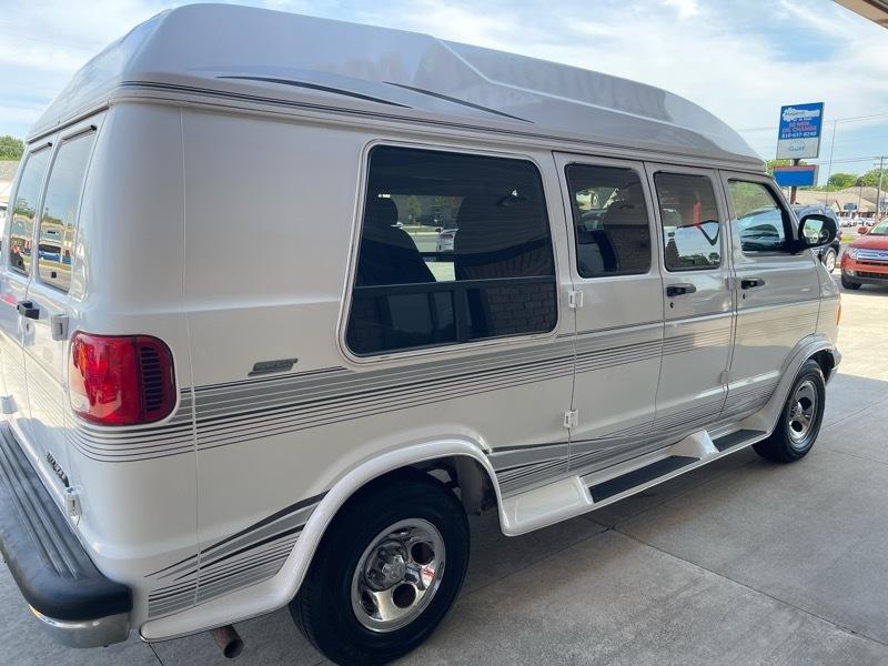 Dodge Ram Van 1500 127" WB Conversion 2000