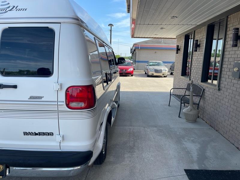 Dodge Ram Van 1500 127" WB Conversion 2000