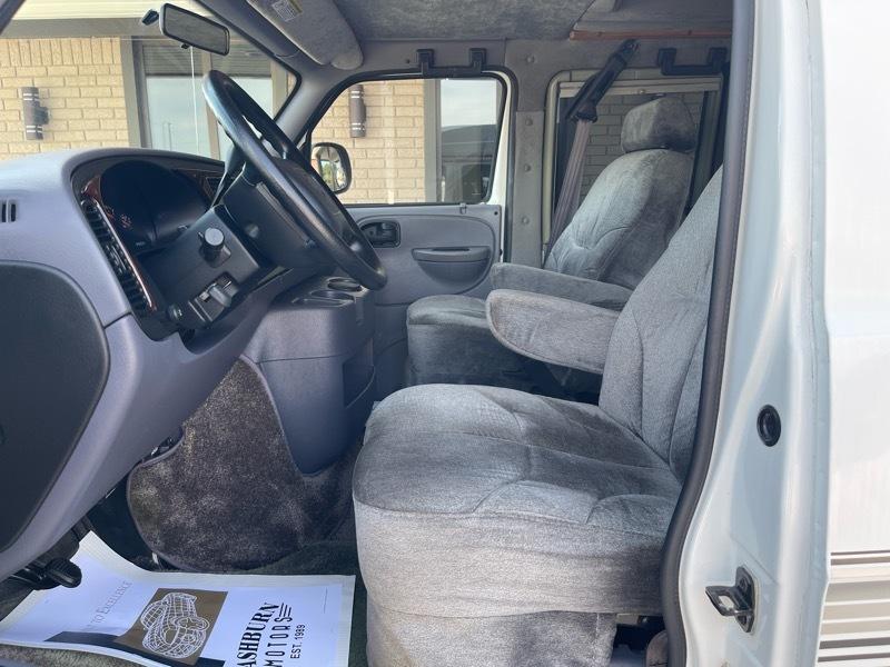 Dodge Ram Van 1500 127" WB Conversion 2000