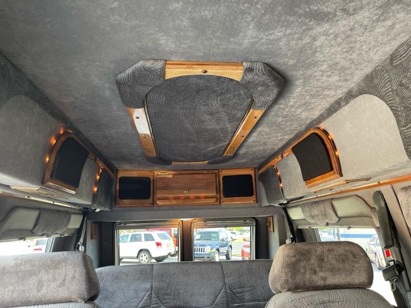 Dodge Ram Van 1500 127" WB Conversion 2000