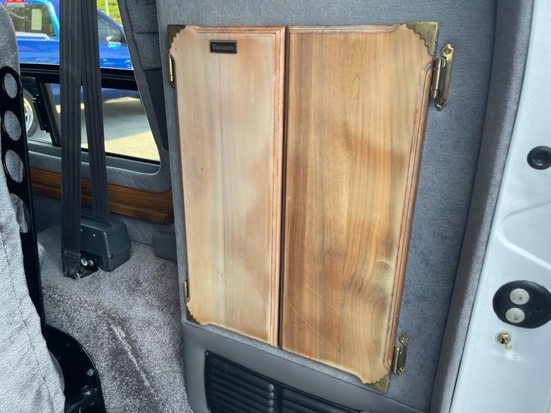 Dodge Ram Van 1500 127" WB Conversion 2000