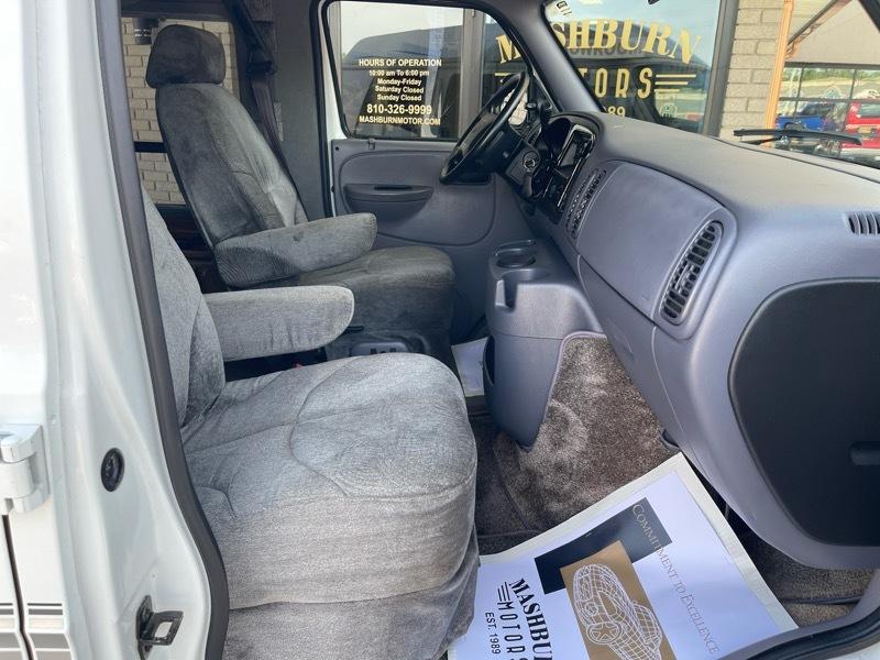 Dodge Ram Van 1500 127" WB Conversion 2000